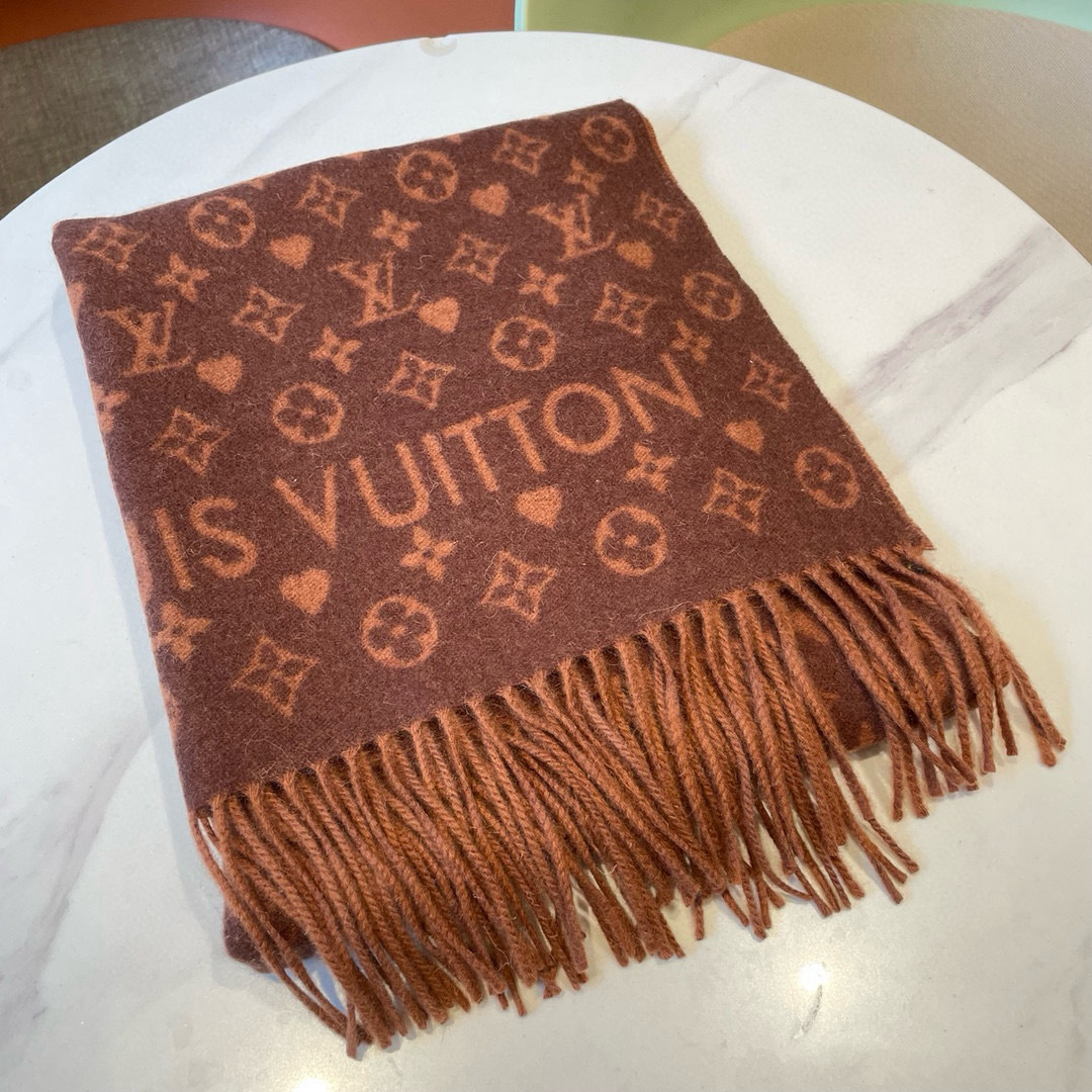  Louis Vuitton 經典logo羊絨圍巾