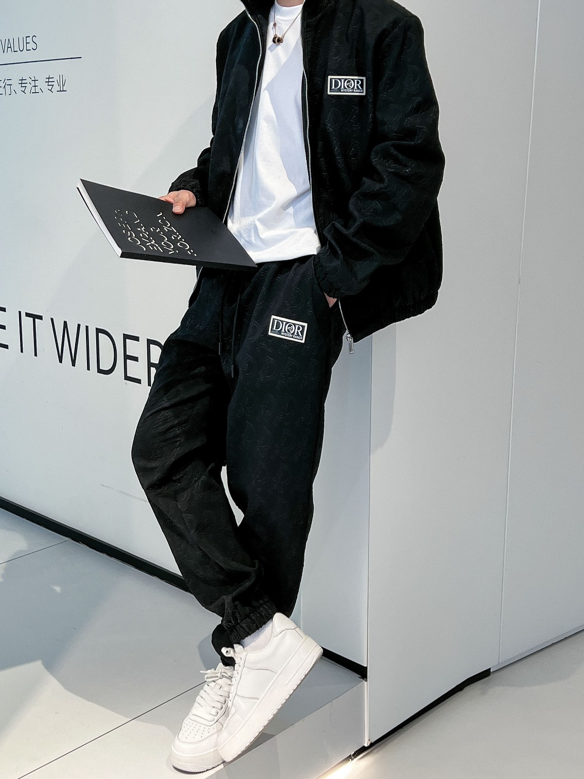 Fashionable and trendy clothing sets with excellent value for money, 1:1 replicas with guaranteed quality，NO.02