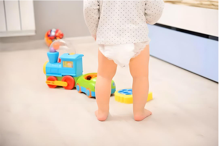 Differences Between Baby Diapers and Pull-Up Pants