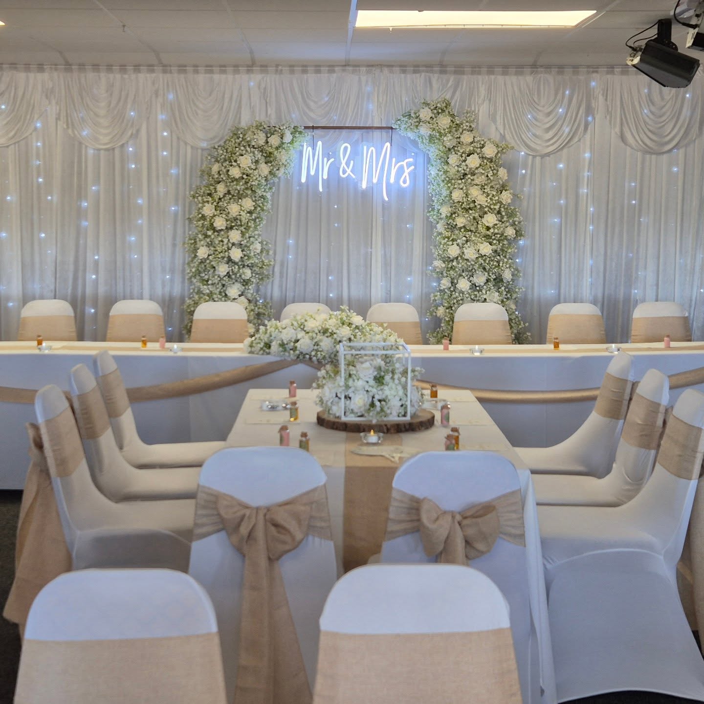 Mr & Mrs Neon Sign, Wedding Decor, Neon Sign Wedding Wall Decor, Neon Light Wedding Gifts, Neon Wedding Sign Personalized Gifts