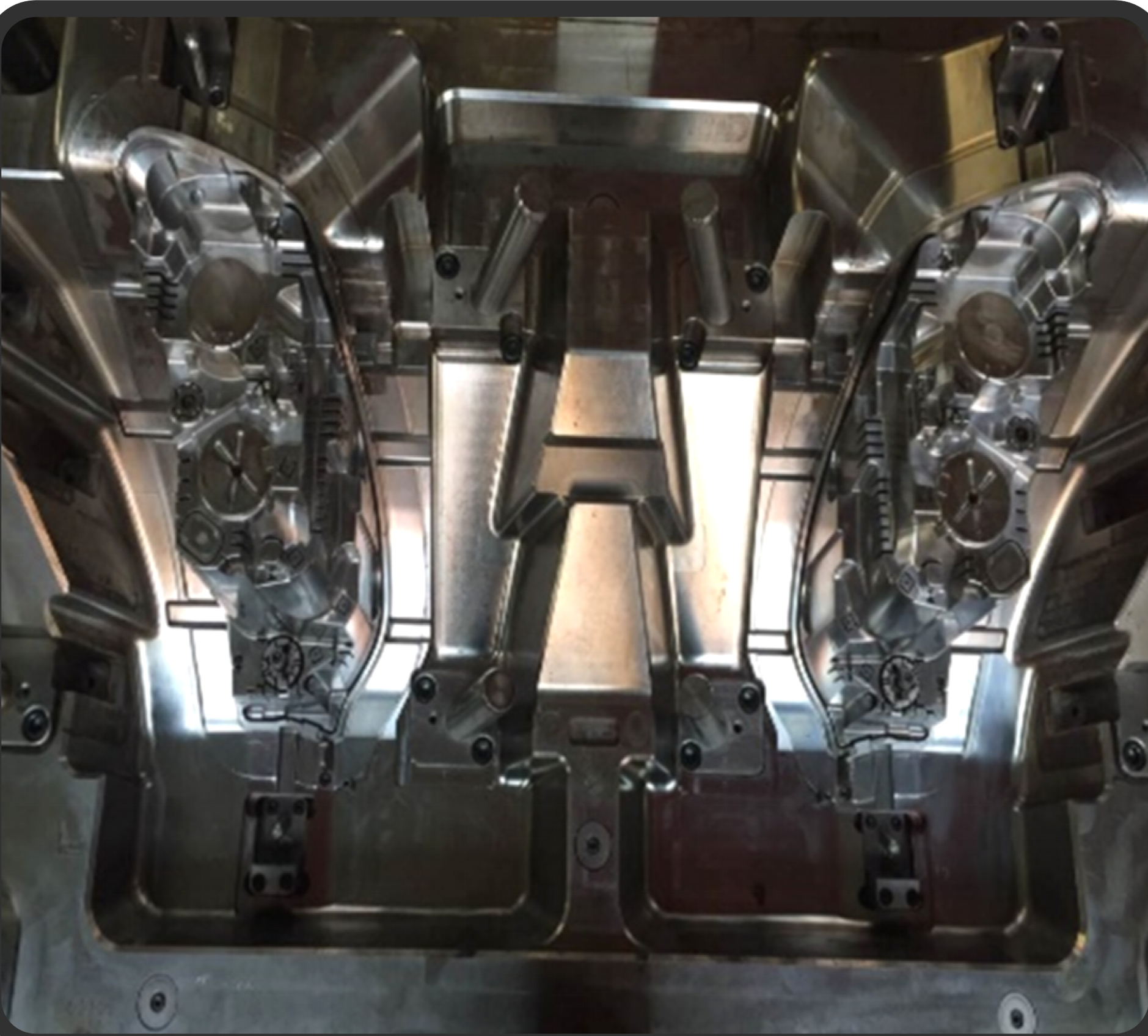 Headlight rear housing mold