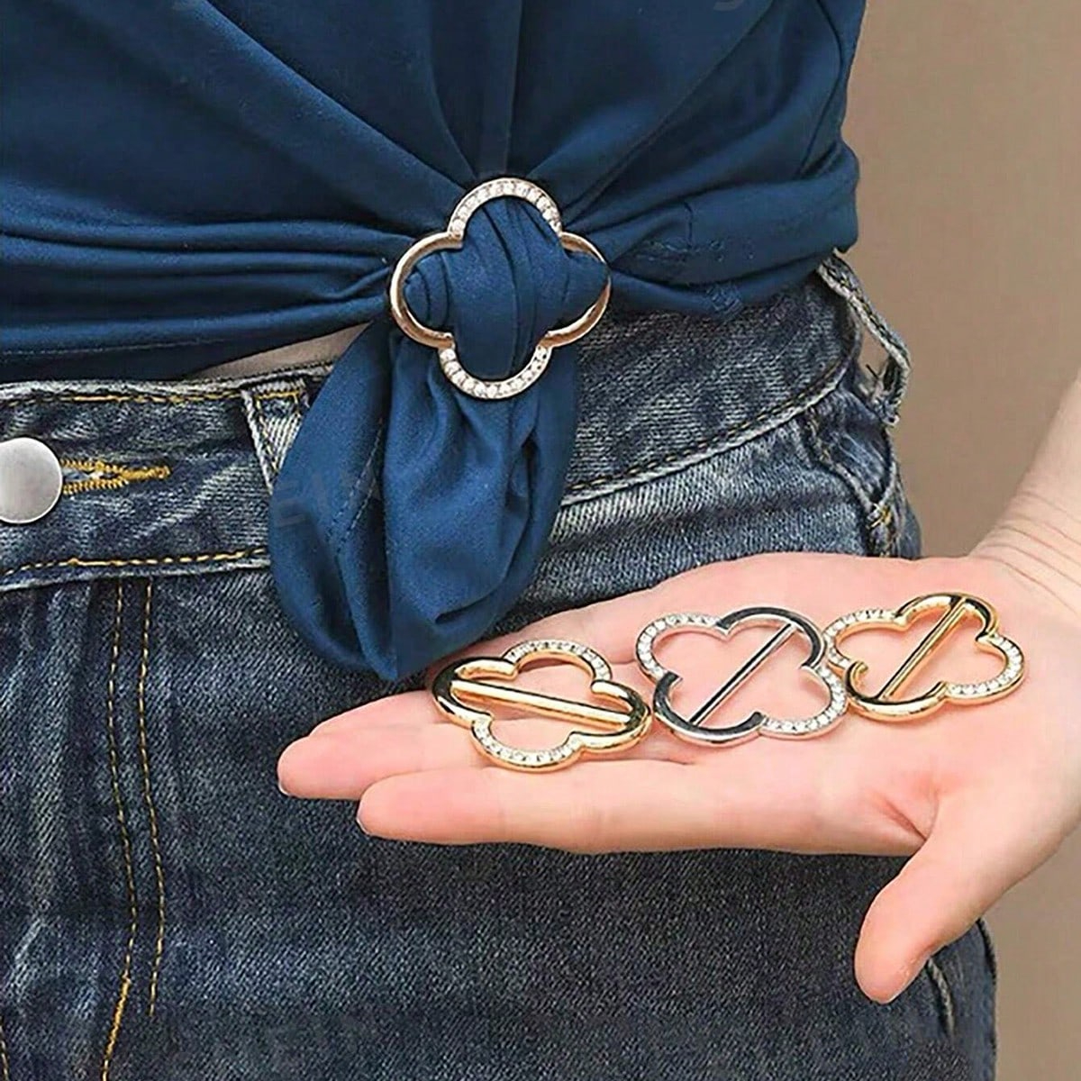 2PCS Diamond Clover Scarf Rings Clips Bulk Fashion Circle Buckles For Women's Clothing T-Shirt Tie Cinch Clips Brooch Button Accessories