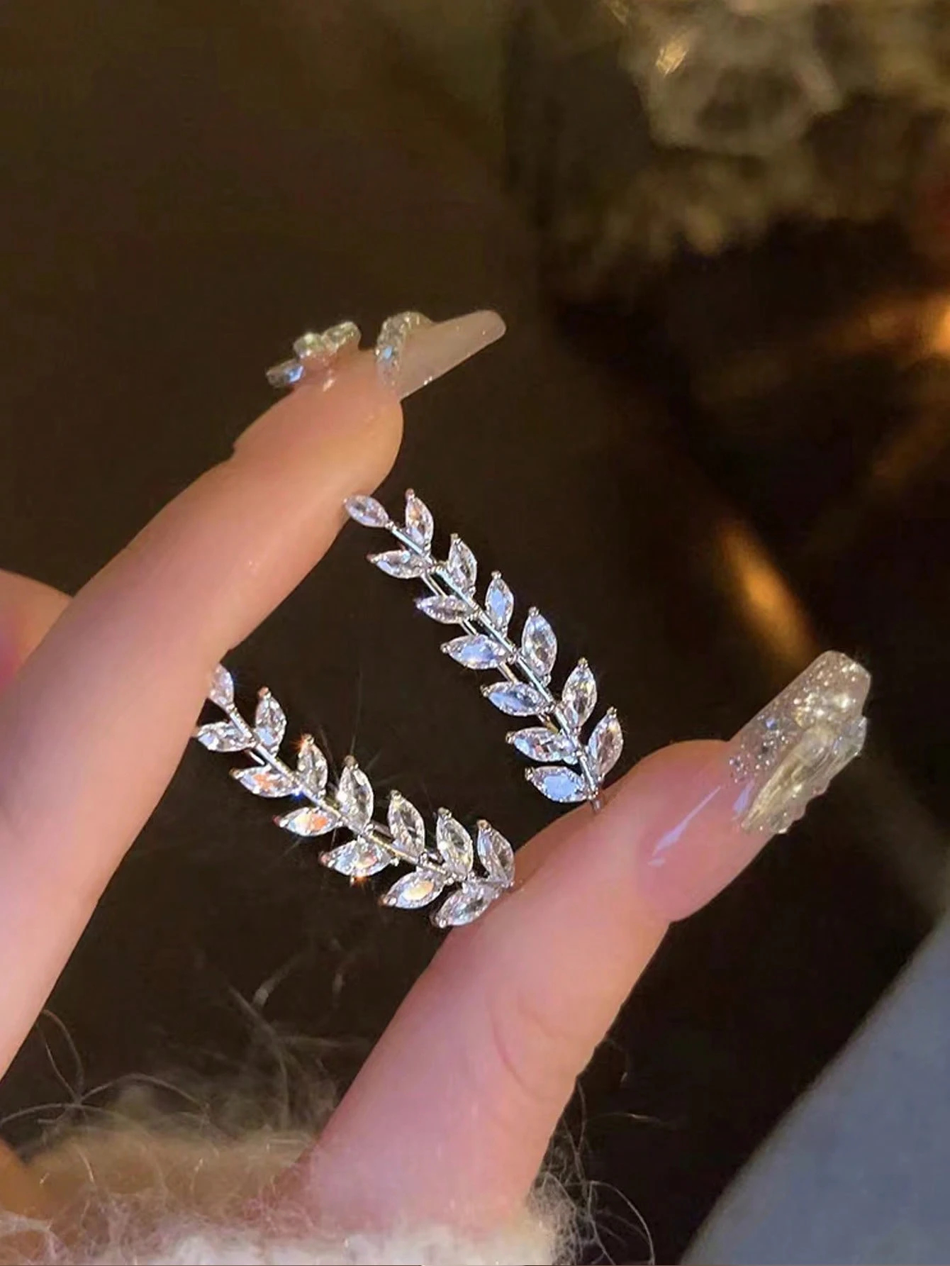 1pair Fashionable Ear Cuff With Wheat Ear Tassel Design, Lightweight, Versatile And Exquisite Earrings For Women's Daily Wear