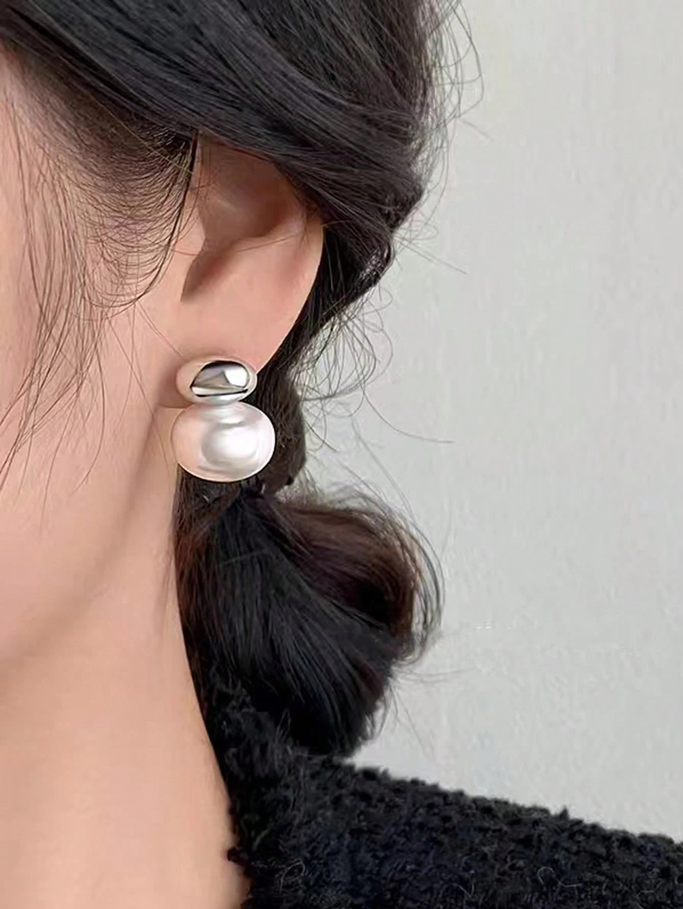 1 Pair Women's Everyday Wear Silver-Tone Electroplated Pearl Bead Stud Earrings, European & American Metal Style