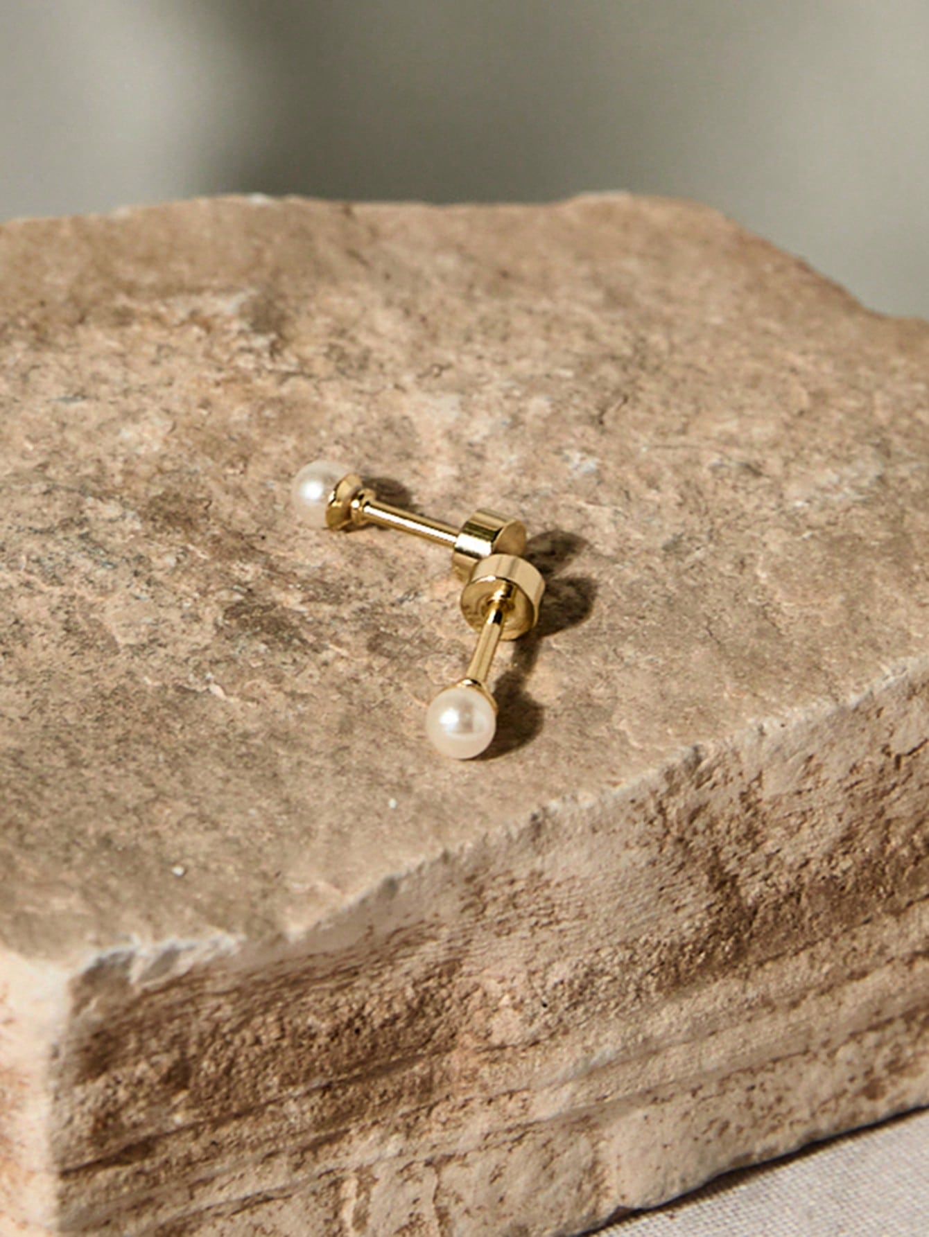 Gold Screw Back Pearl Stud Earrings For Women, Flat Back Pearl Cartilage Earrings Pearl Helix Earrings Hypoallergenic Stainless Steel Piercing Jewelry Gift For Girls