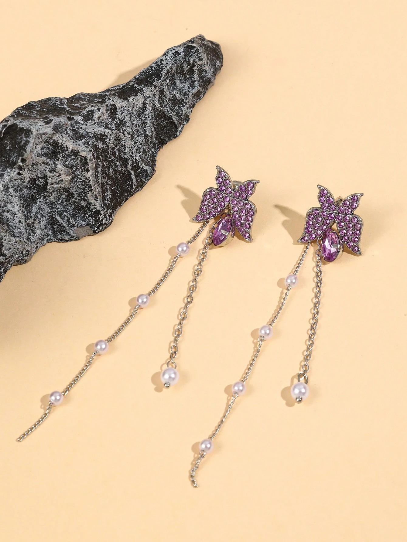 1pc Fashionable Vintage Style Rhinestone Encrusted Purple Butterfly Stud Earrings, Luxurious Elegant Long Drop Earrings For Women, Suitable For Daily, Events, Birthday Gifts