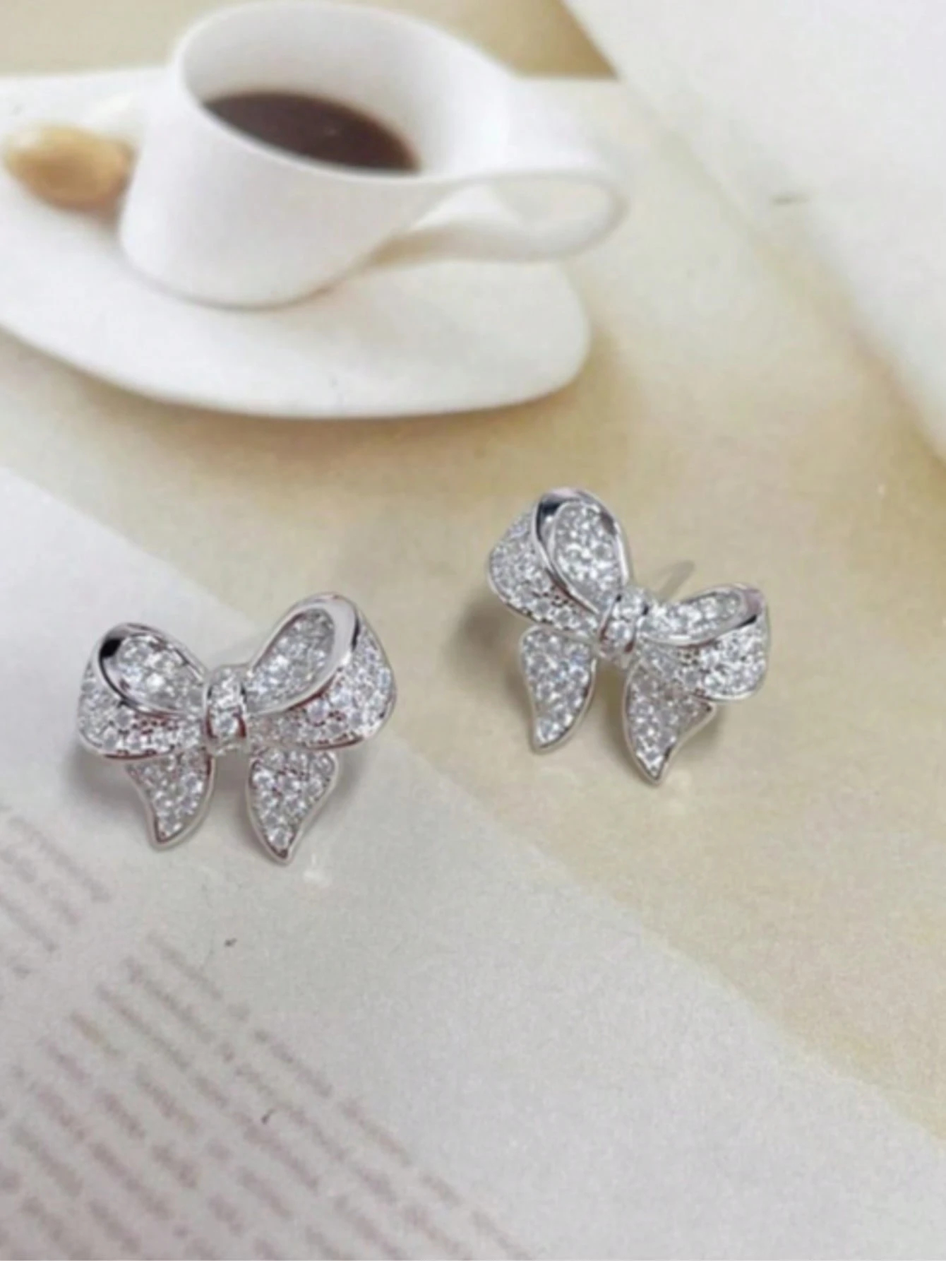 1 Pair Fashionable & Elegant Zirconia Bow Earrings