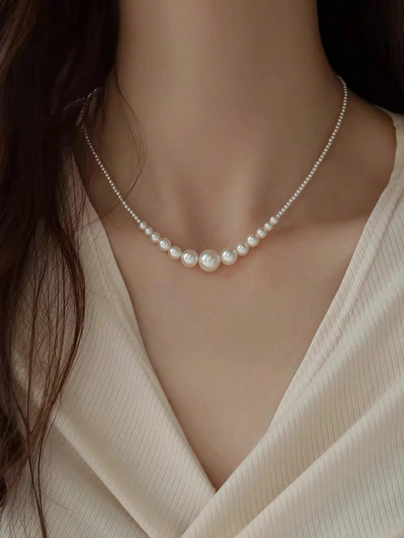 1pc Elegant Ombre Round Pearl Necklace, Minimalist French Style Jewelry, Luxury Fashion Choker, Women Sweater Accessories