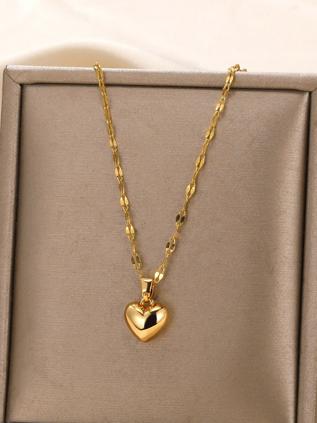 Stainless Steel Heart Necklace For Women 2023 New Lip Chain Simple Pendant Necklace Jewelry