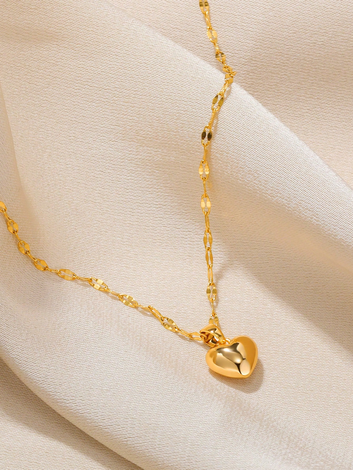 Stainless Steel Heart Necklace For Women 2023 New Lip Chain Simple Pendant Necklace Jewelry