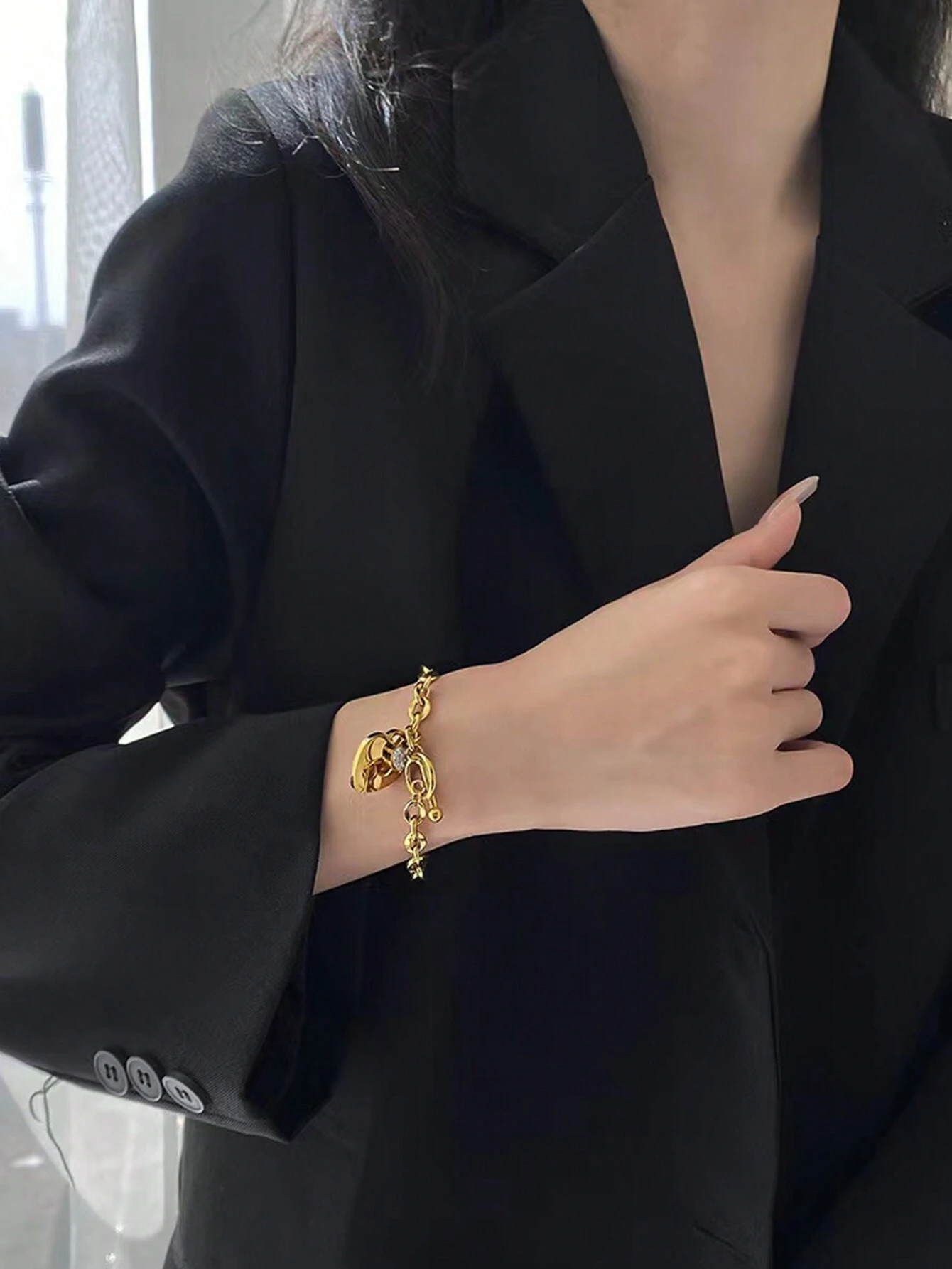 1pc Elegant & Luxurious Stainless Steel Bracelet Plated In 18k Gold-Color With Two Heart Shaped Pendant, Suitable For Women To Wear At Parties Or As A Gift Valentines,Mom,Mother,Mother's Day,Gift