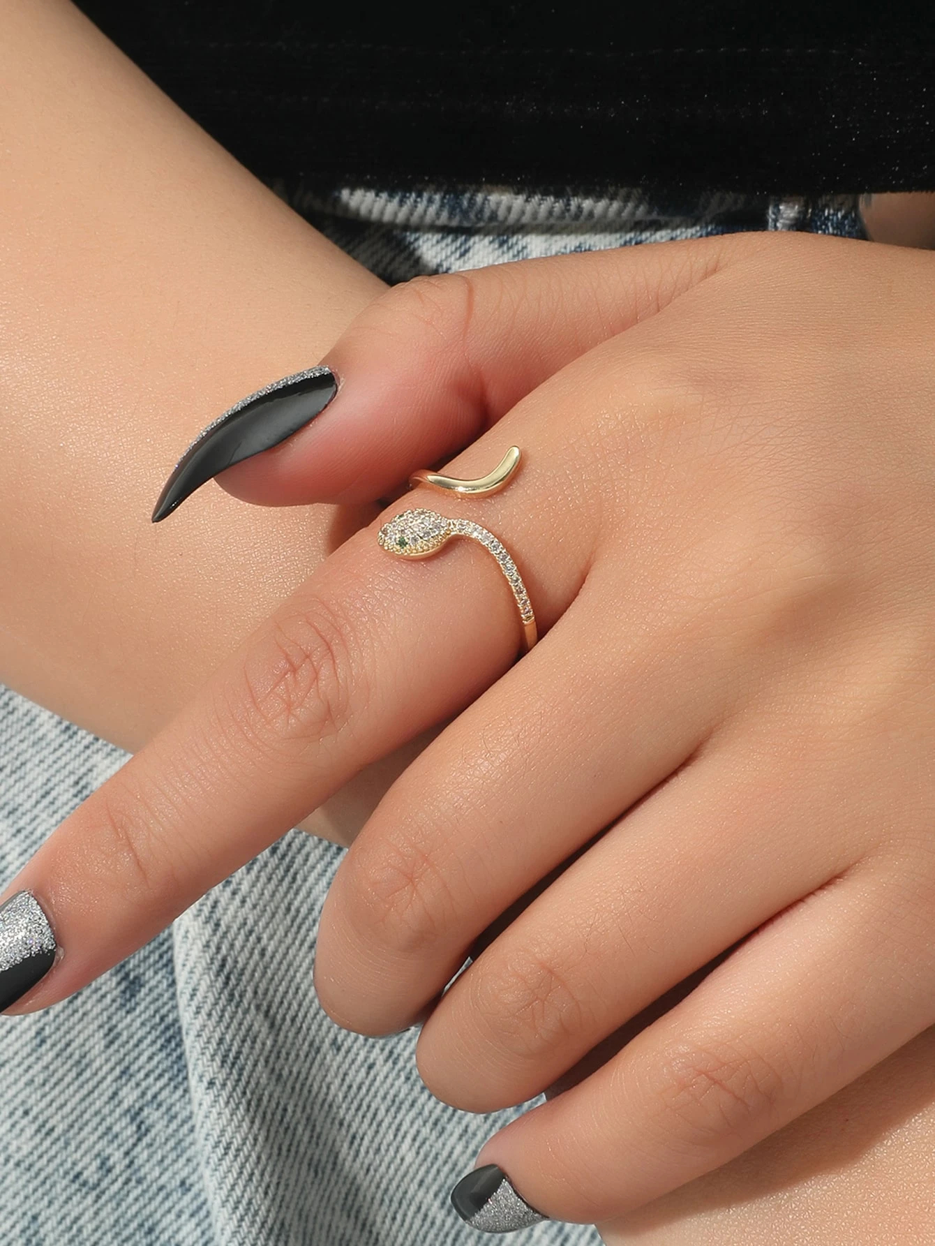 Rhinestone Decor Snake Design Ring