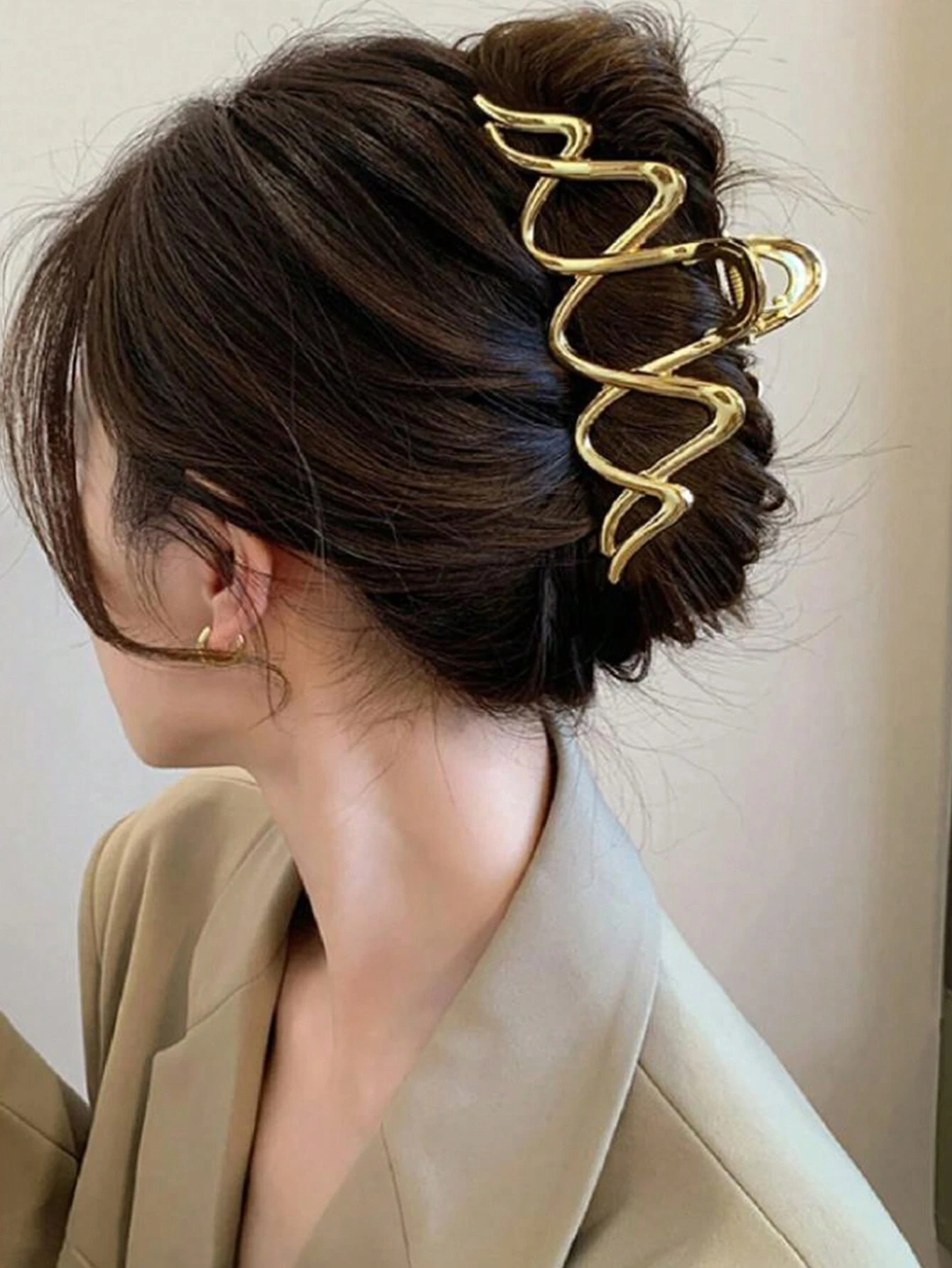 1pc Large Faux Pearl & Gold-Tone Curved Hair Clip/Wave Shape Metal Hair Claw/Hair Claw, Perfect For Daily Hairdo And Updos Women Hair Accessory Hair Clips Hair Jaw Clip Hair Clamps Hair Clutch Hair Catcher Clip, School Stuff, College