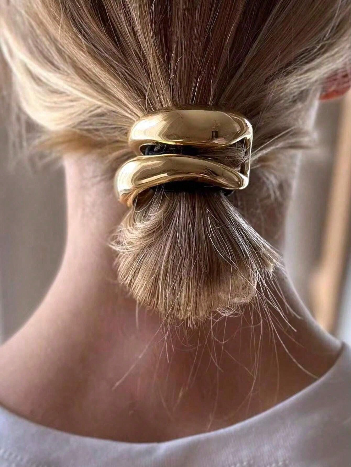 1pc Elegant Golden Metal Simple Hair Tie , Funny & Dark Style Leather Bands Bent Shape Women's Luxury Style Ponytail Holder , Simple Chic Hair Tie Accessory , Petite Glossy Knot Pony Cuff , Dome Pony Cuff , Ponytail Elastic Band, Women And Women Hair Accessories,Gold Hair Head Piece Hair Ties Ponytail Holders Hair Elastics Hair Rubber Bands Scrunchies Hair Rope, Hair Bobbles