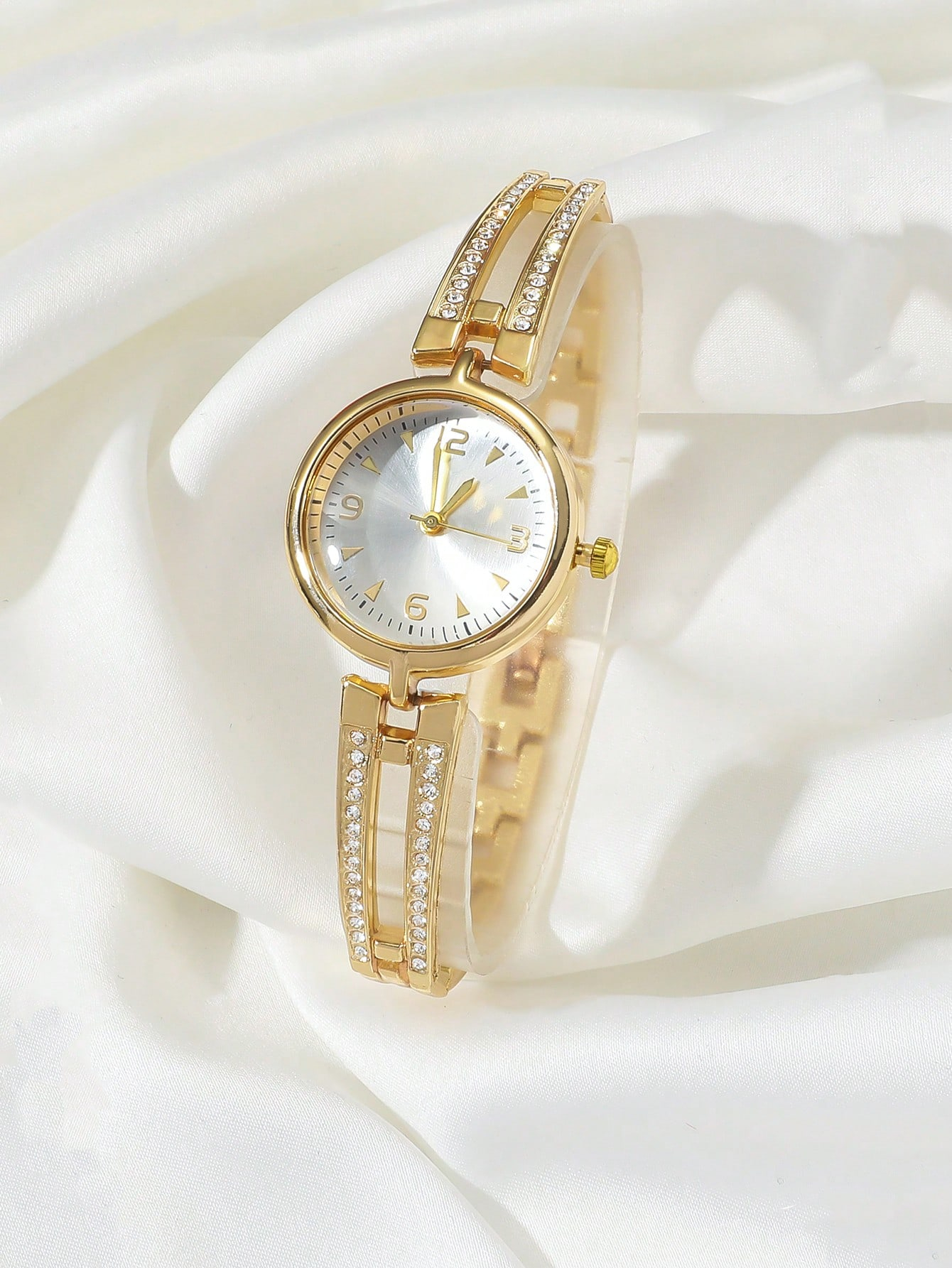 Rhinestone Decor Round Pointer Quartz Watch As A Gift For Students Returning To School