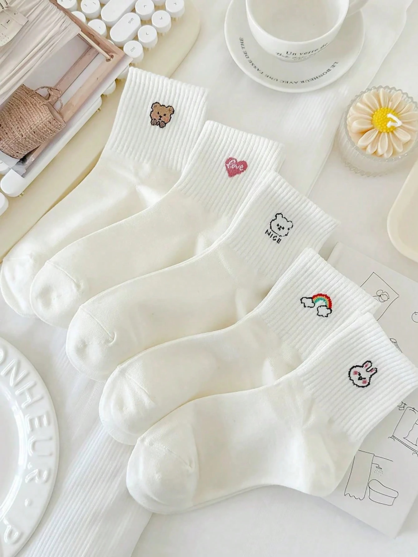 5 Pairs Cute Cartoon Animal Heart Simple Design Women Socks, Fashionable Soft Comfortable Moisture-Wicking Crew Socks, Suitable For Daily Wear, Casual, Sports, All Season