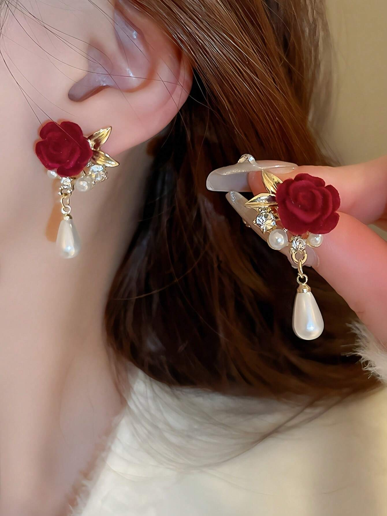 1 Pair Vintage Red Velvet Floral Faux Pearl Elegant Stud Earrings, Suitable For Formal Occasions Halloween Valentine's Day Valentines