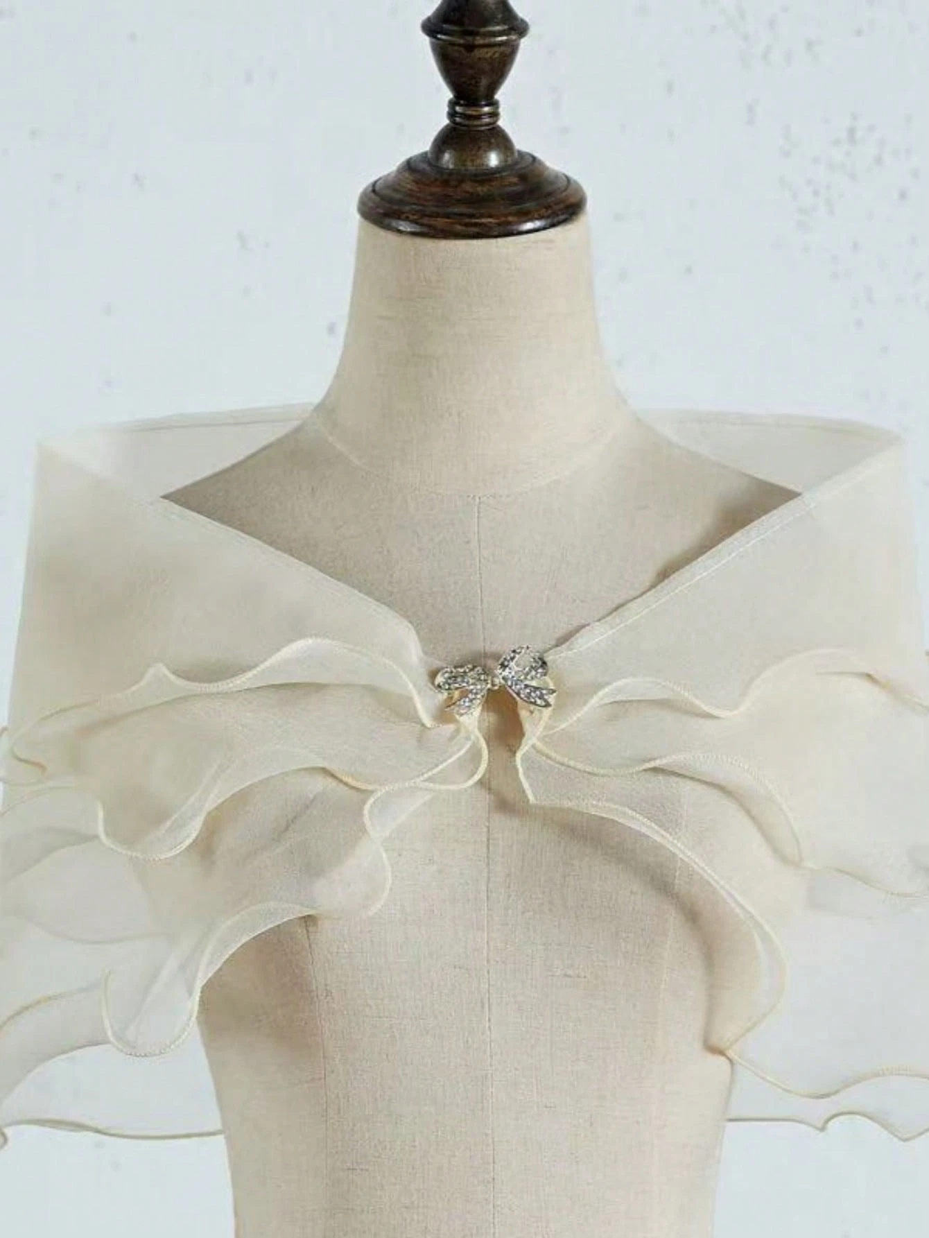 1pc Cropped Capelet Bubble Chiffon Bow Clasp Decor, Paired With Mini Dress