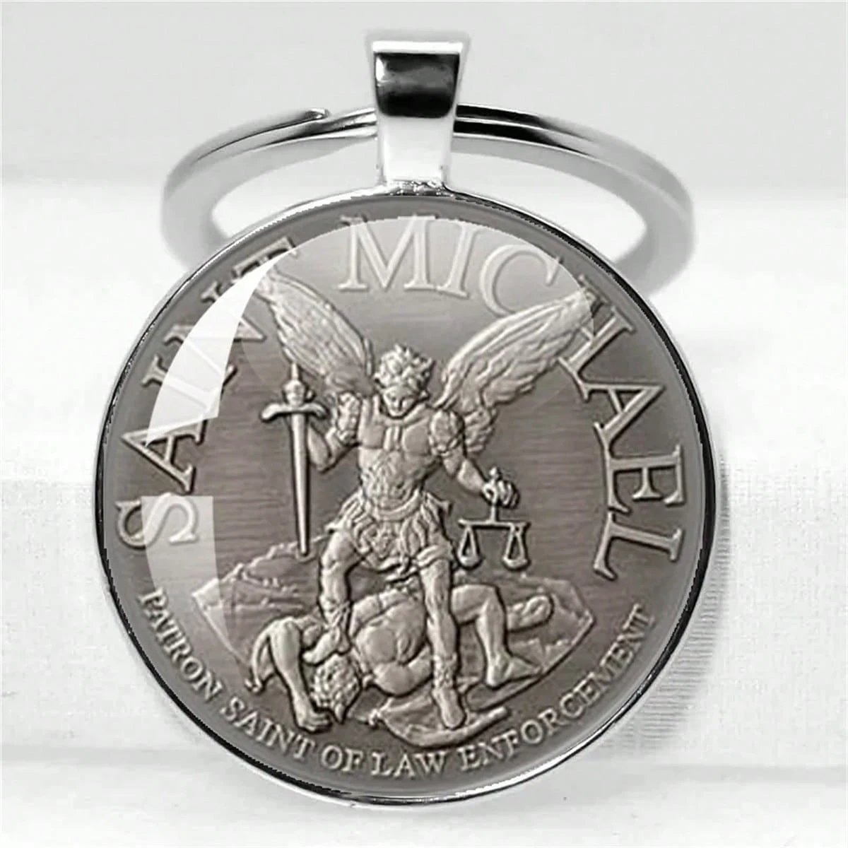 1 Pc Archangel St. Michael Protect Me Saint Shield Protection Heart Shaped Pendant Keychain For Women Man Gift Jewelry Backpack For School Car Accessories Cute Goth Y2k