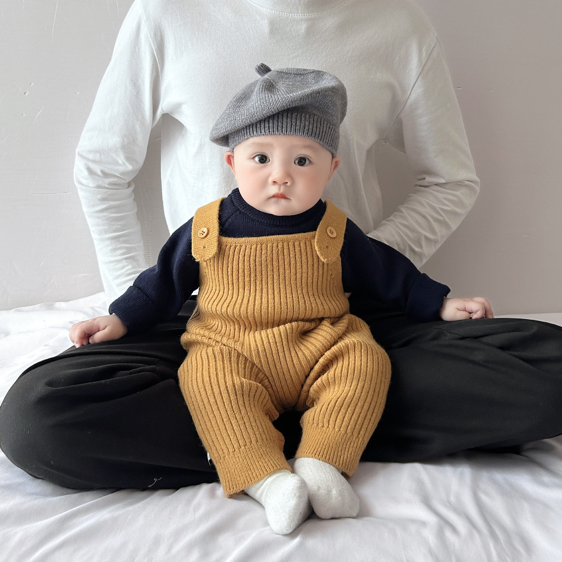 46 New Year's Clothes Spring Western Clothes Men's and Women's Clothes Clothes Autumn Baobao Holiday Packages Clothes Clothes