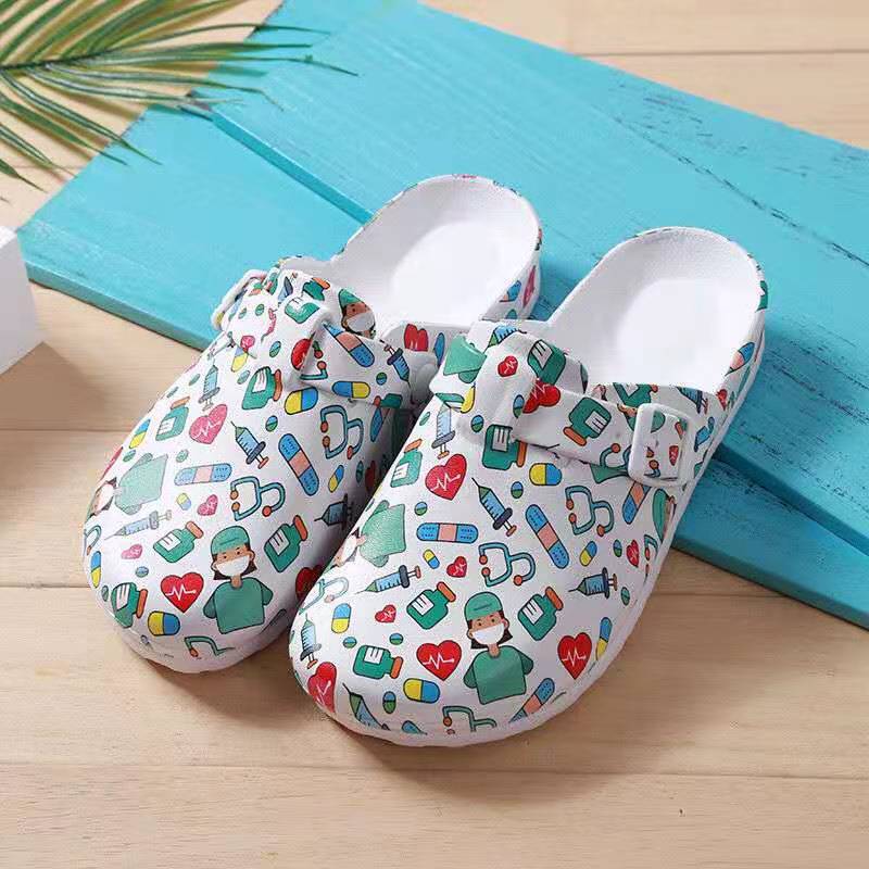55 Exquisite slippers for women, medical and nursing shoes, operating room slippers with soft soles, personalized protective design, suitable for indoor and outdoor use.