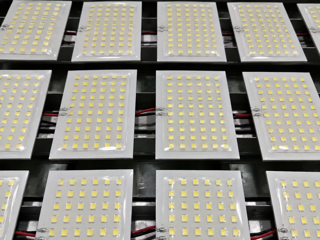 1:1 anti-yellowing PU coating for LED light surface waterproof protection