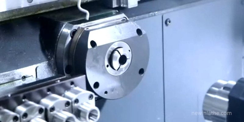 Guide bush on Newin N-ST205 sliding head lathe Swiss-type precision machining