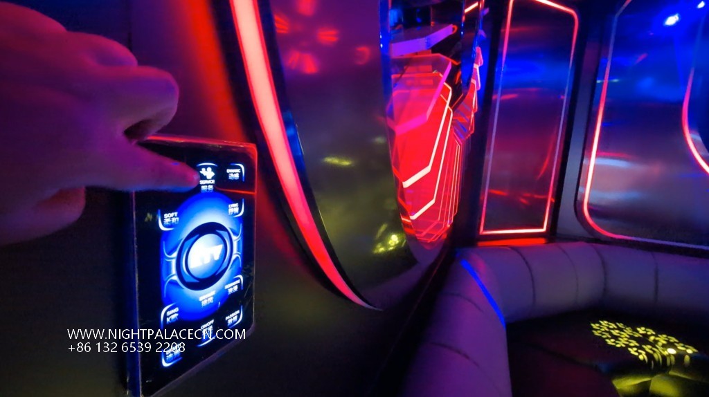 Taiwan Chiayi Song God KTV