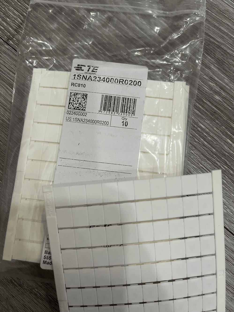 1SNA234000R0200Terminal Block Tools & Accessories RC810