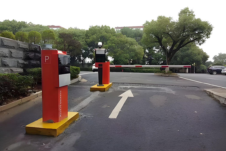 Customizing Parking Lot Gates for Enhanced Safety and Aesthetics