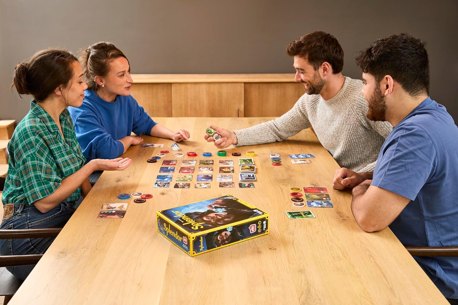 Asmodee Splendor Board Game - Gem Trading & Engine-Building Strategy for Adults & Families, Adult Board Games, Family Fun for Adults
