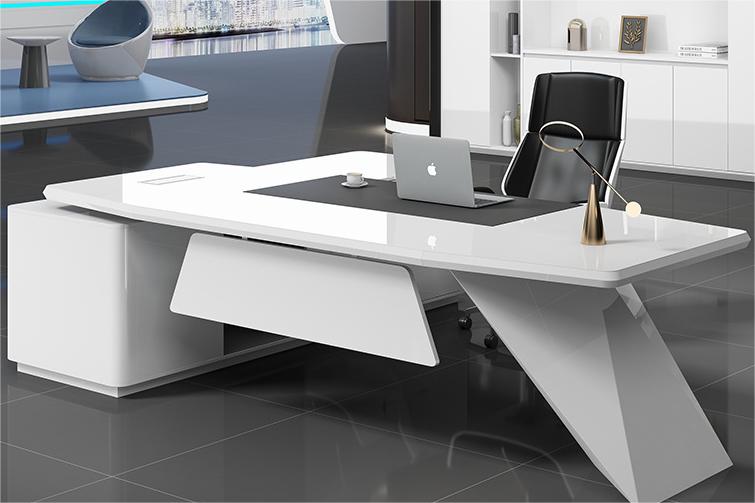 How to Choose a Custom Shaped Executive Desk