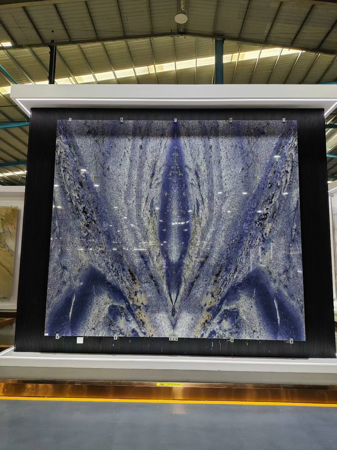 Natural luxury stone-Azul Bahia Granite