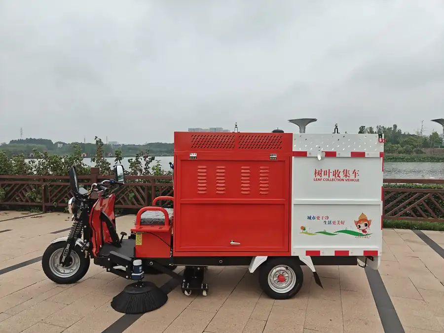 Fuel Leaf Collection Vehicle
