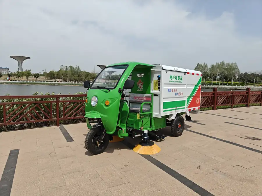 Licensed Leaf Collection Vehicle
