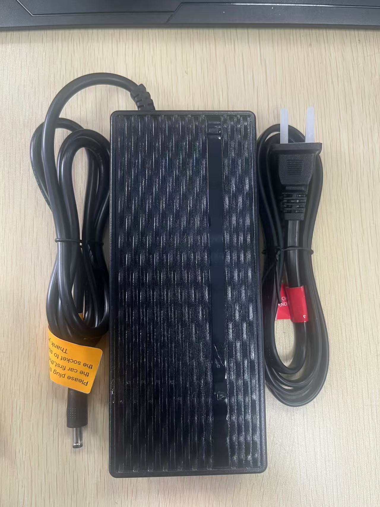 seemoonebike-3A charger