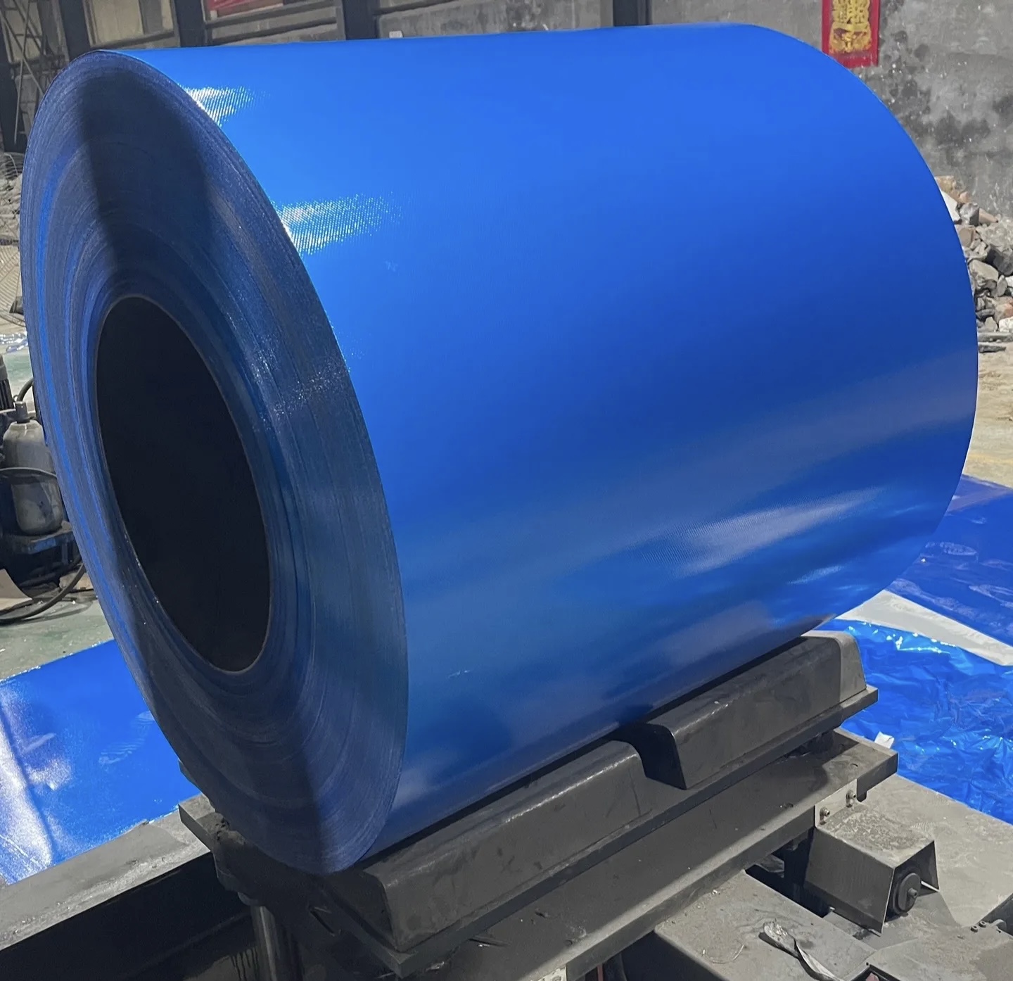 Nano anti-corrosion and heat insulation board