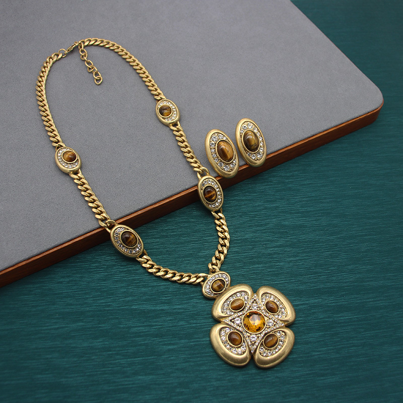 Italian Retro Craftsmanship Melad Tiger Eye Stone Necklace Earclip Set Copper Alloy Vintage Set Earstuds