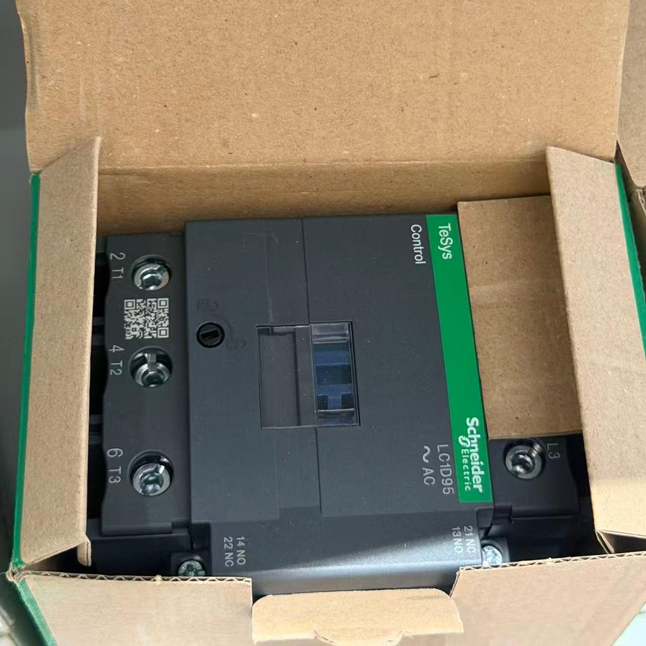 LC1D95G7  Magnetic Contactor (95A, 120V AC Coil)