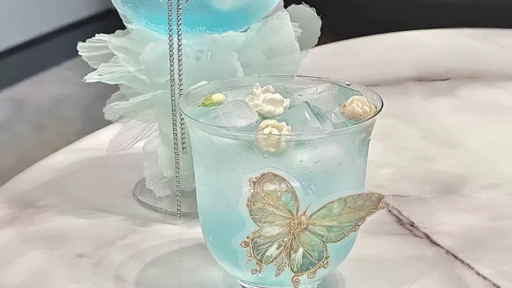 The Sparkle of Champagne Glass Covers: Elegance in Every Sip