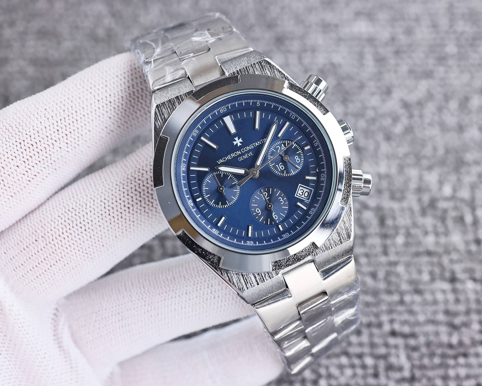 Vacheron Constantin, True Six-Hand Chronograph Running Seconds, Overseas Series