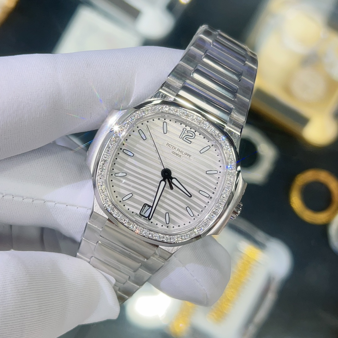 Craftsmanship: 18k white gold plating with premium South African diamonds