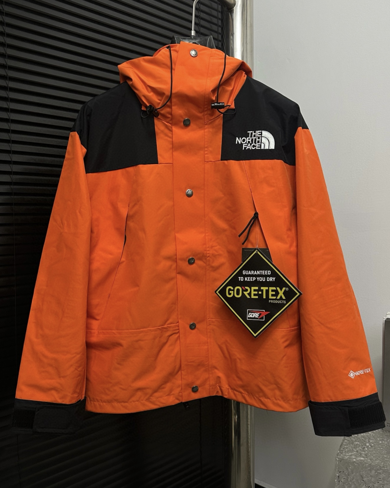 The North Face| 1990 Mountain Relaxxed EX | Jacket_VIBRANT ORANGE&GRAPHITE GRAY
