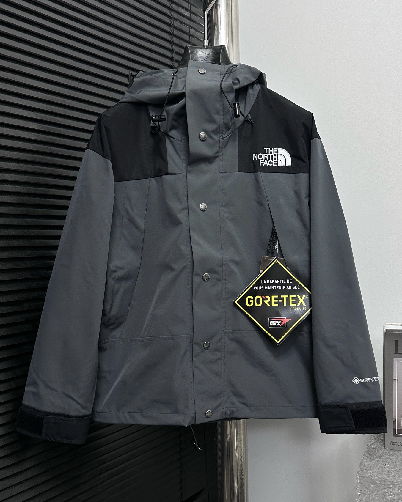 The North Face| 1990 Mountain Relaxxed EX | Jacket_VIBRANT ORANGE&GRAPHITE GRAY