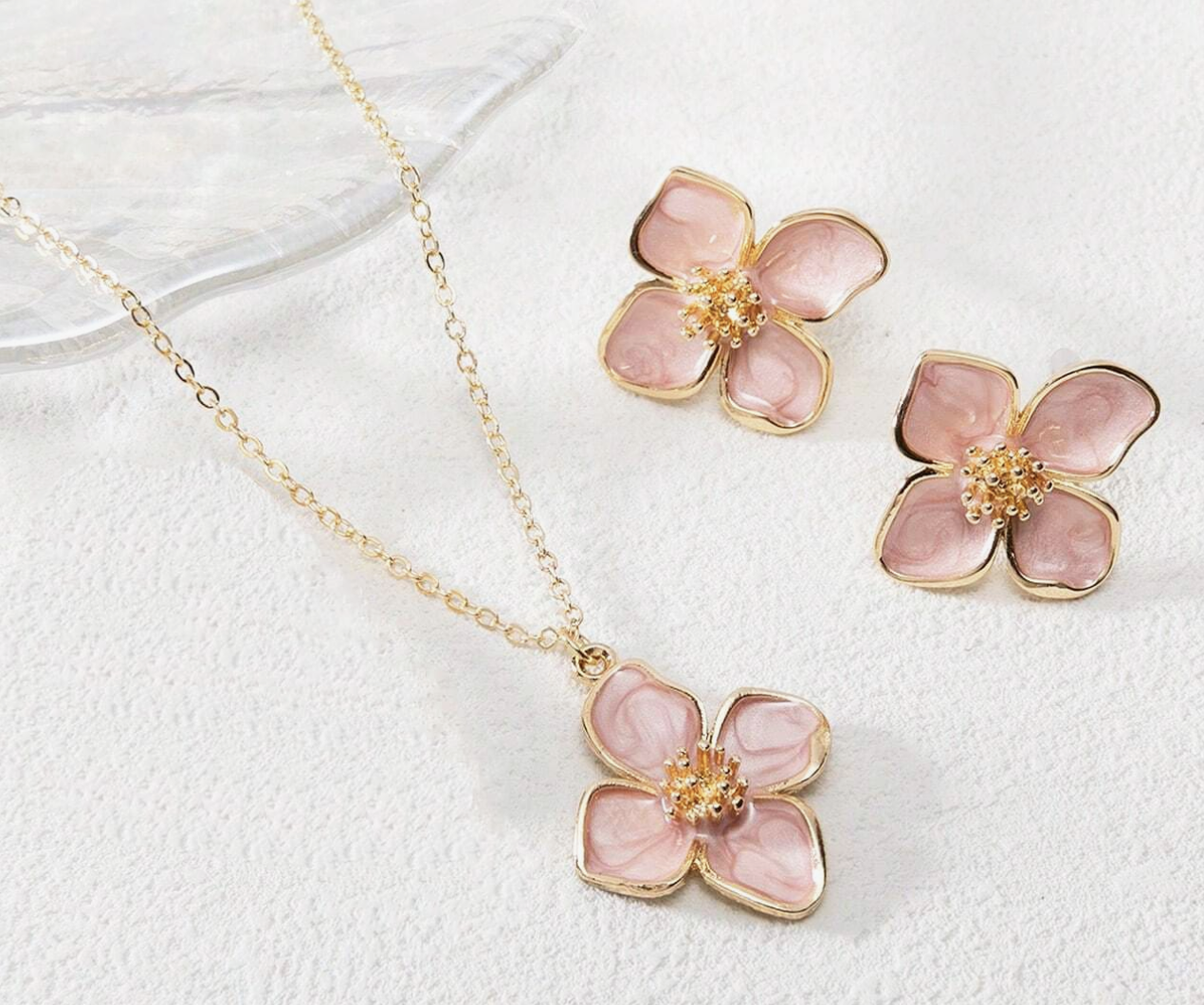 Fashionable Jewelry Set For Women