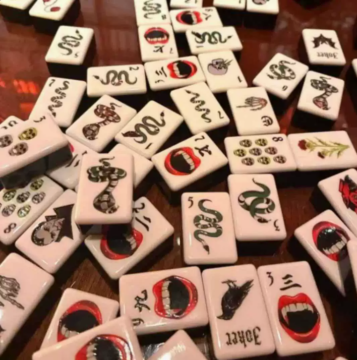 Black-backed vampire double-layer acrylic American Mahjong, 32mm, 160 tiles, a must-have for family game nights