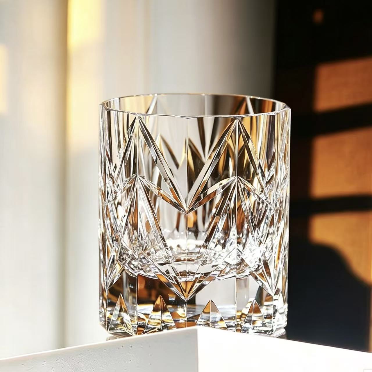 VSVEE Clear Diamond & Fan Hand-Cut Whiskey Glass | Luxury Gift