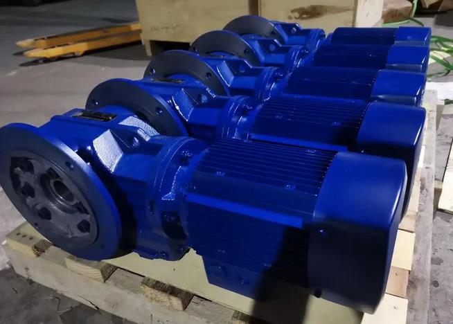 Introduce the techniques for judging the quality of SAF77-35.94-4KW worm gear reducer in practical applications