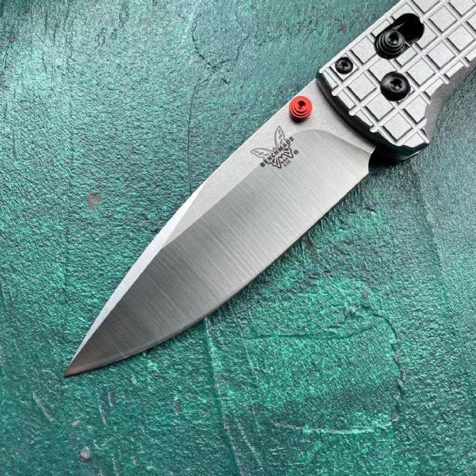 Benchmade- 535 checkered pattern