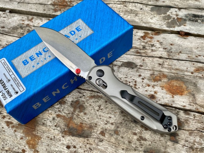 Benchmade- 565-1 Titanium Alloy Folding Knife